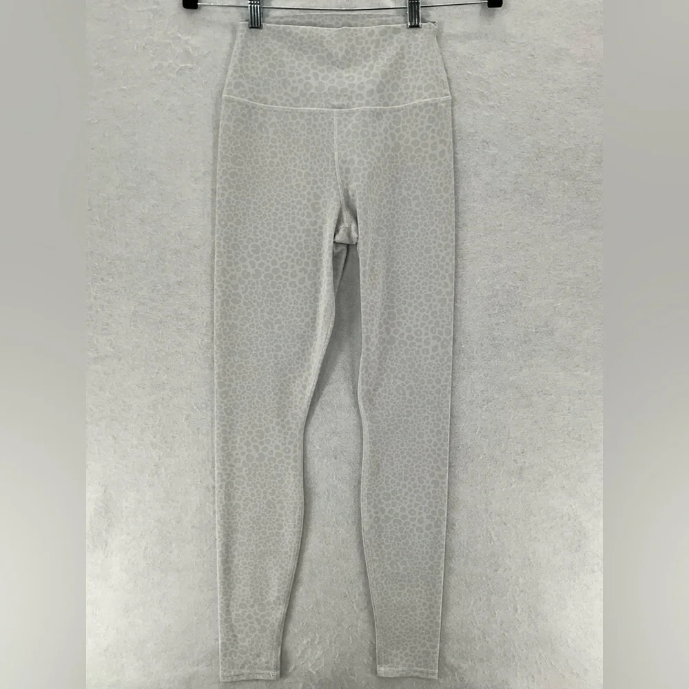 NWOT Yoga High-Waist Vapor Leopard Legging White Leopard‎ Print Carbon 38 Small